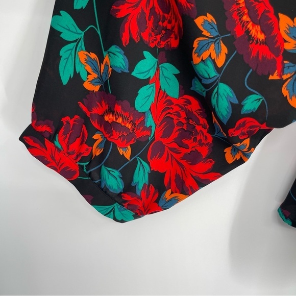 Torrid Womens Floral Button Front Blouse Size 5x Georgette V Neck Pintucked - Picture 10 of 14